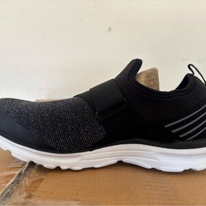 Abeo Women’s Black Walking Sneaker